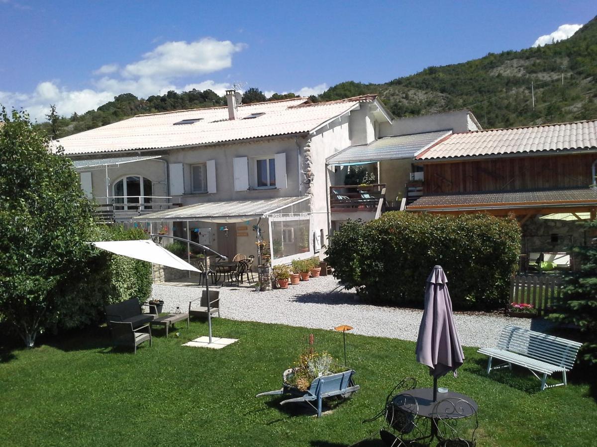 Chambres D'Hotes La Dorgisane Venterol  Buitenkant foto